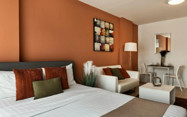 First Choice Suites By The Sea