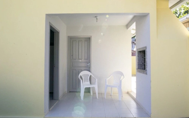 Casa 2 Amarela - Casa piscina 10 pessoas