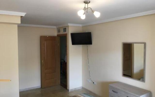 NEW! 1b apartment opposite Sunset Beach
