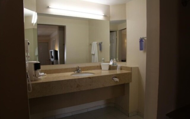 American Inn Hotel & Suites Hidalgo del Parral