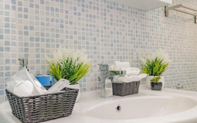 Bright & Cozy Home - City Center