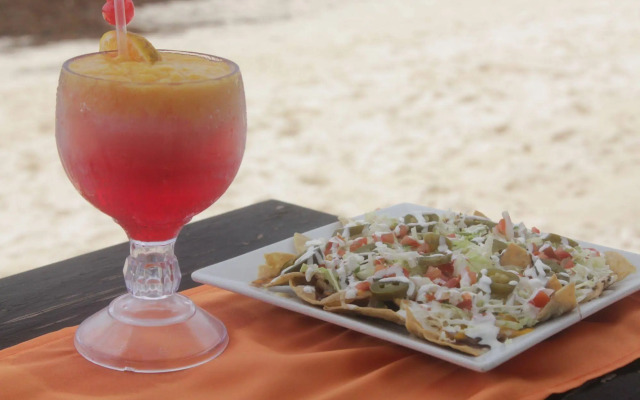 Pelicano Inn Playa del Carmen - Beachfront Hotel