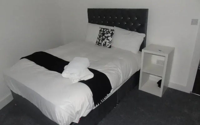 Captivating 1-bedroom Apartment in Bolton