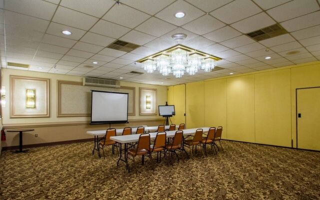 Travelodge Batavia Darien Lake Theme Park
