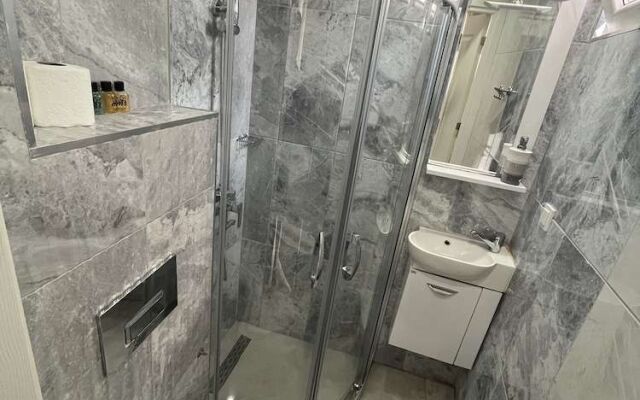 Ada Evi̇ Mu