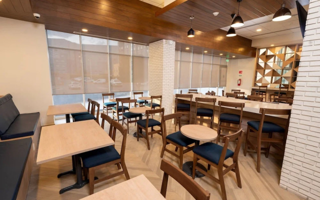 Fairfield by Marriott® Inn & Suites San Luis Potosi