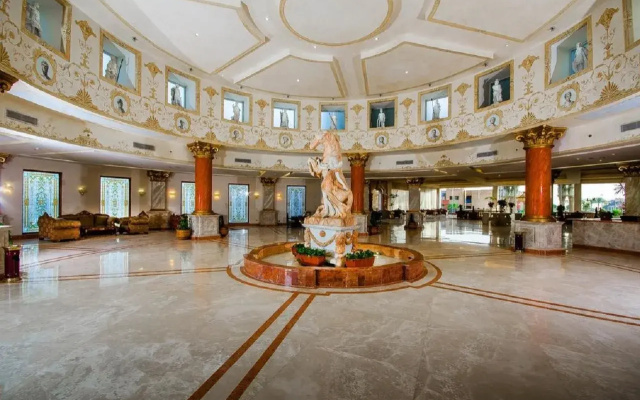 Titanic Palace - Families and Couples only