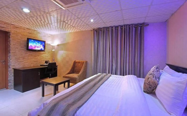 Valley Front Plus Hotel