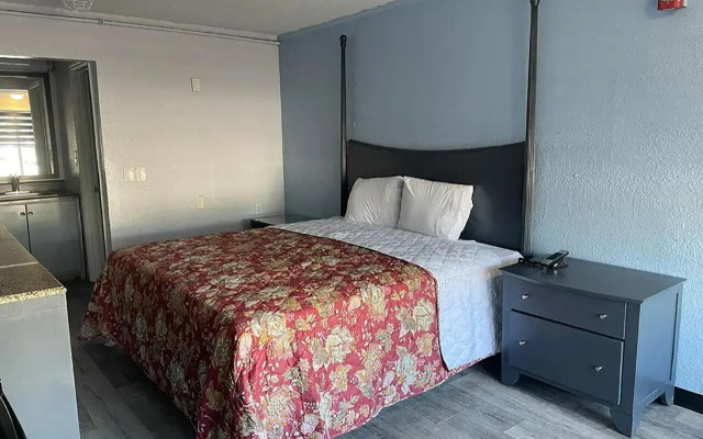 Budgetel Inn & Suites