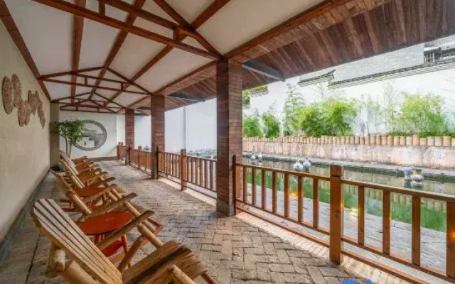 Taoshe Resort Hotel (People's Square Taoyangli Scenic Area Branch)