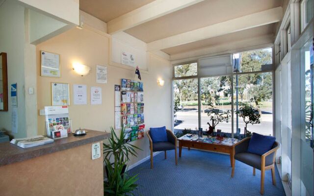 Parkville Motel