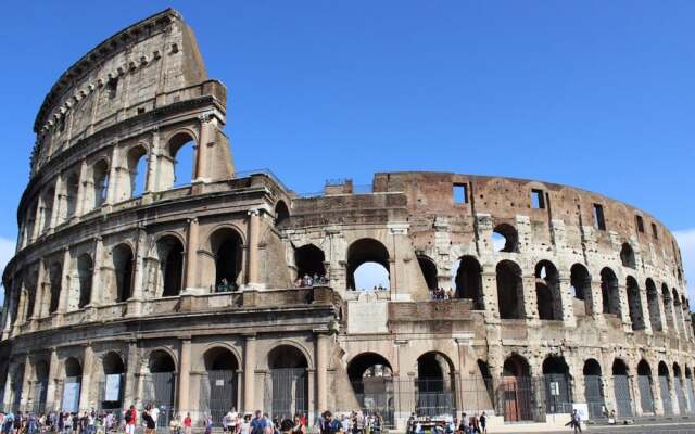 Colosseo Flat - Blue Sky Apt