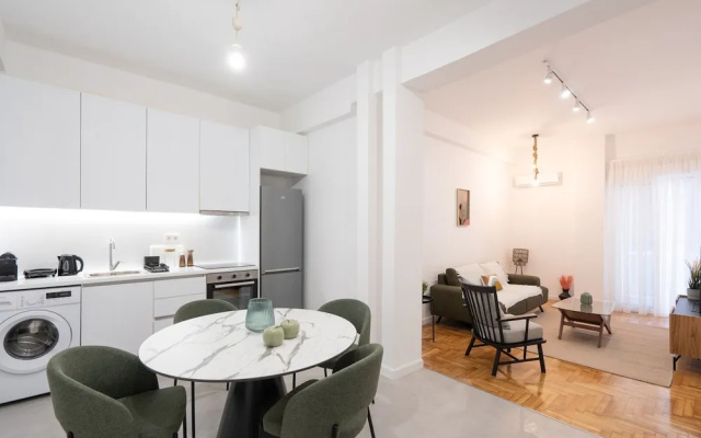 LIV - Comfortable Stylish Escape in Pagrati