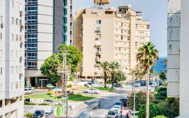 Magnifique Appartement A 3' De La Plage Et Kikar