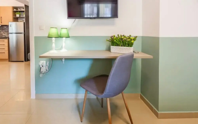 Kalamata Lime Studio - Urban Cozy Nest