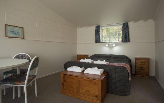 Opal Hot Springs & Holiday Park
