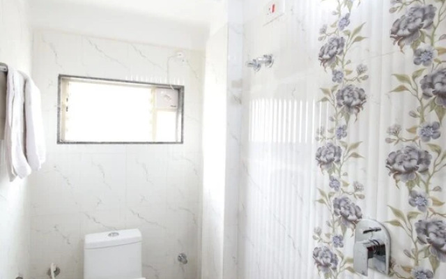 Rich Fort By OYO Rooms