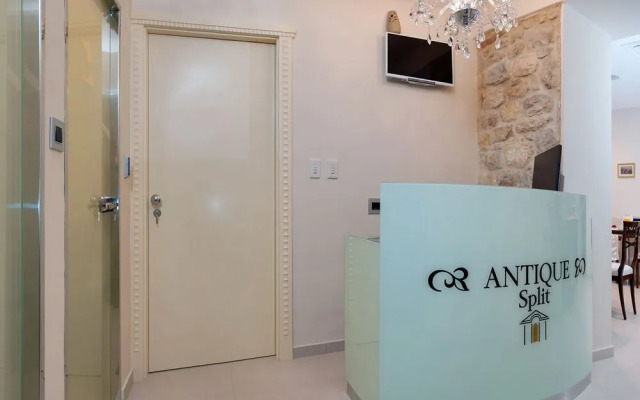 Antique Split Luxury Rooms