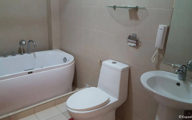 La Charica Inn & Suites