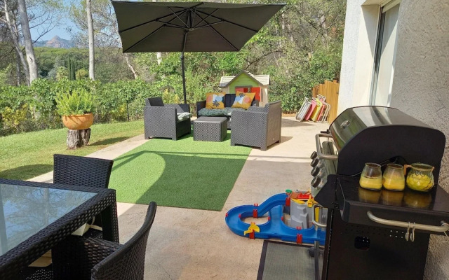 Beautiful Holiday Home With Garden