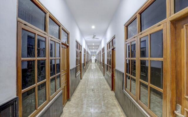 OYO 90201 Hotel Bina Artha