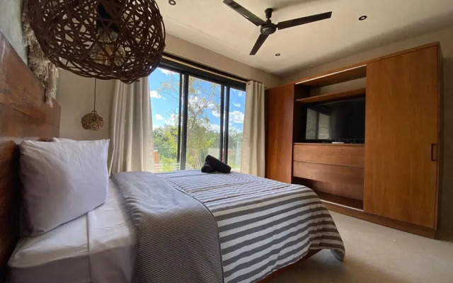 Beautiful Jungle View Luxury Studio