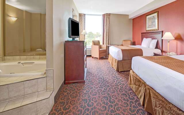 Ramada by Wyndham Niagara Falls/Fallsview