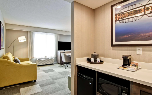 Hampton Inn & Suites By Hilton Saskatoon Airport