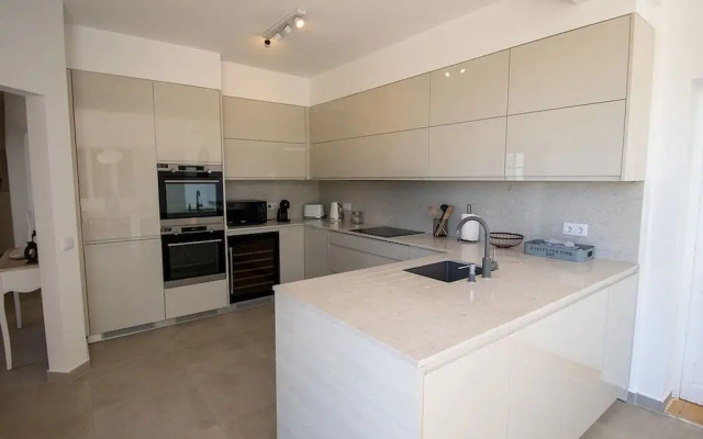 Pomba Beautifully Renovated With Heated Pool