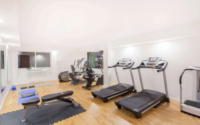 Howard Johnson by Wyndham Yuma