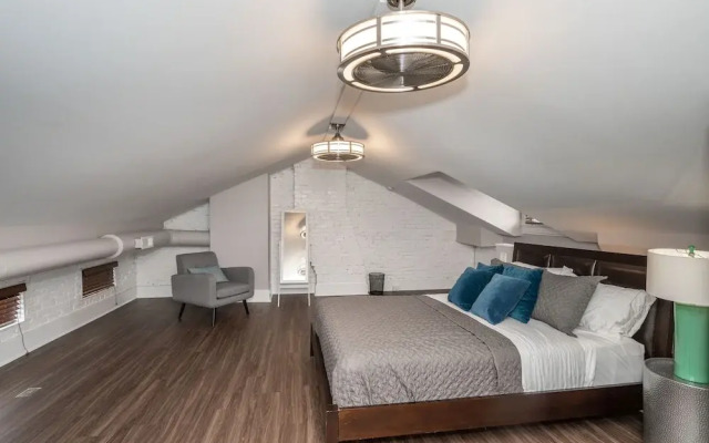 Heart of Mainstrasse Apt 4