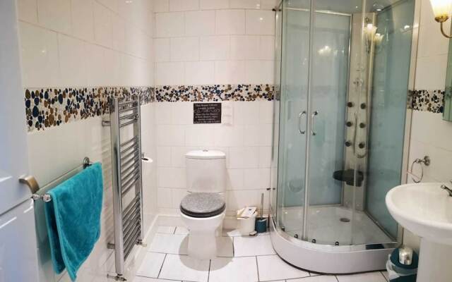 Charming 5-bed House in Boston Lincolnshire