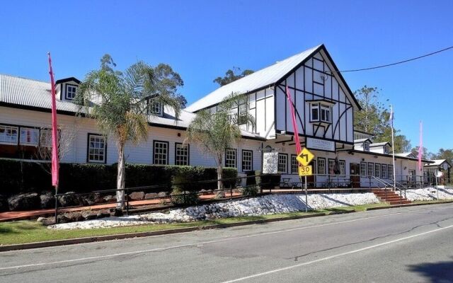 Canungra Hotel