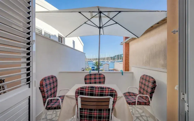 Seafront apartments Marija with terrace and mooring