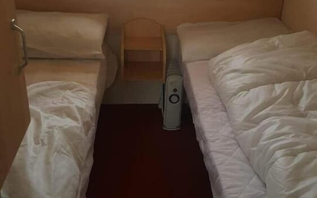 T & J's Caravan - 251 Happy Day's