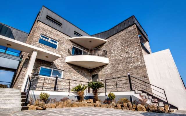 Swimeong Spa Pension