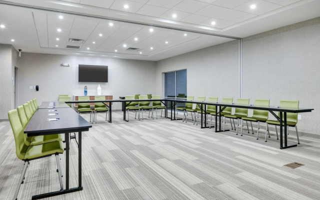Holiday Inn Express Kermit by IHG
