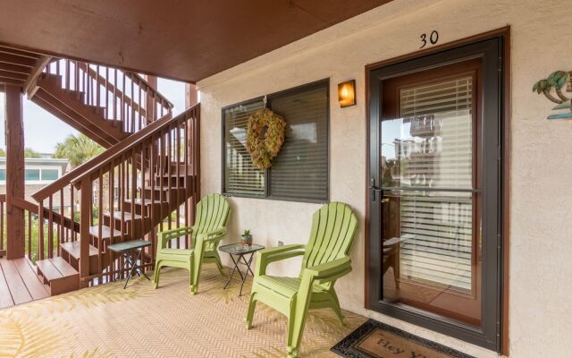 Holiday Hideaway condo