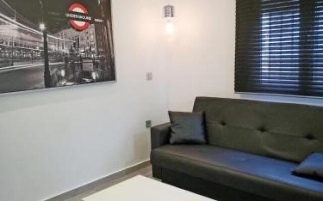 Conil Red-Black Apartment