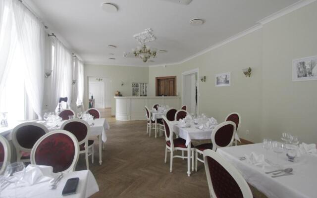 Lawendowy Dworek Hotel  Restaurant