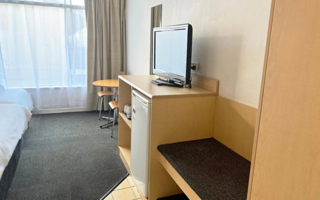 Stay at Alice Springs Hotel