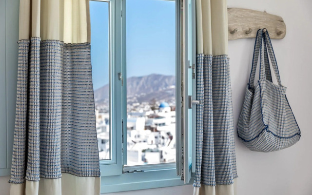 Blue Dolphins Apartments & Suites