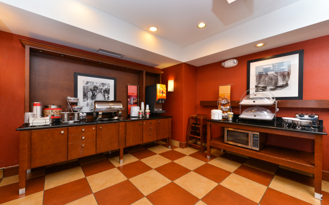 Hampton Inn Yorkville