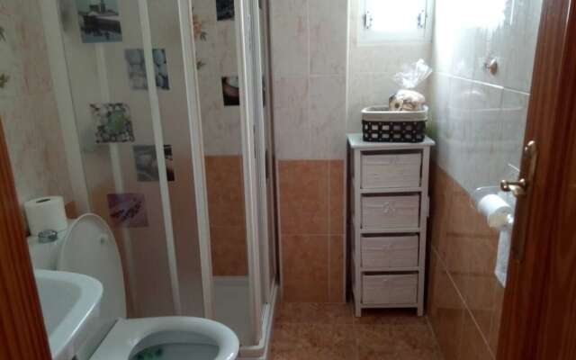 Wonderful top Floor Apartment Ideally Located Between sea and the City Center