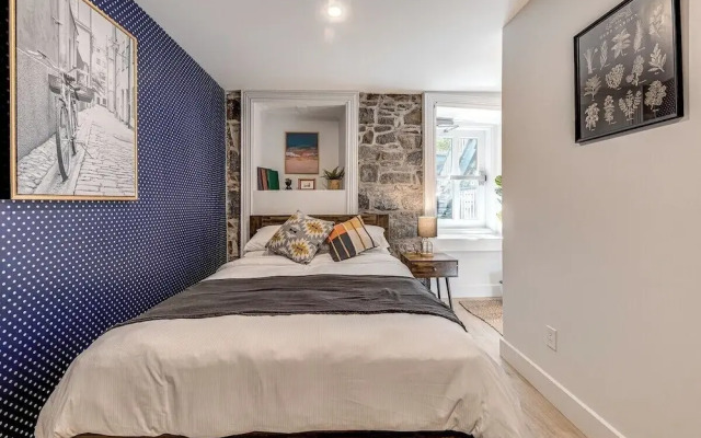 Beautiful Vieux Quebec 2 Bed Apt
