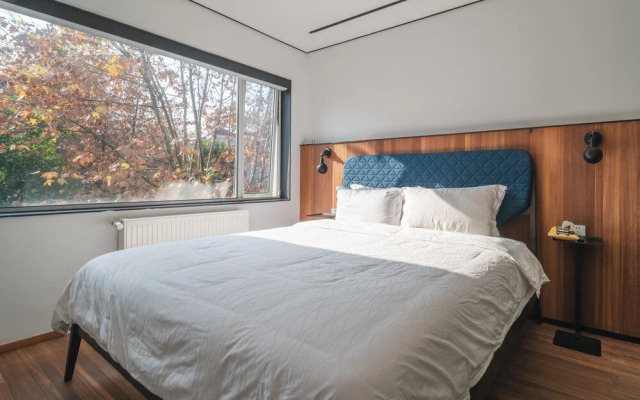 Smart House with 3 Suites