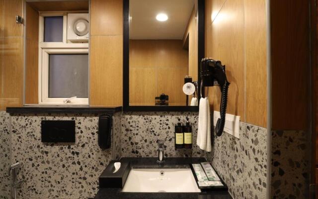 Peninsula Suites
