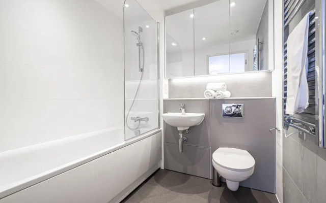 Superb Flat With Community Vibe