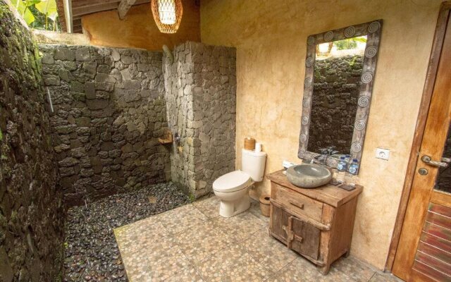 Senetan Villa and Spa Resort