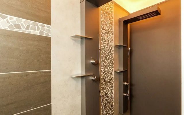 Luxury Villa with Sauna & Hot Tub in Middelkerke